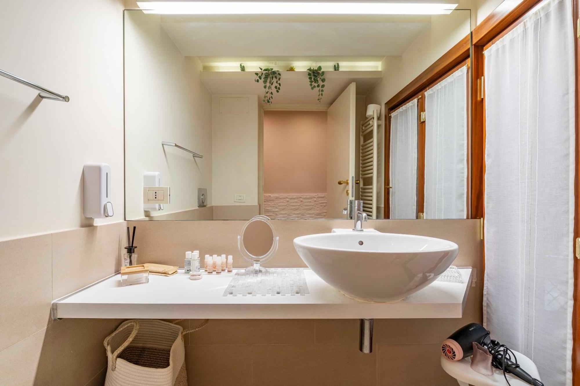Ca' Pestrin Suite House - San Marco Square Venesia Bagian luar foto