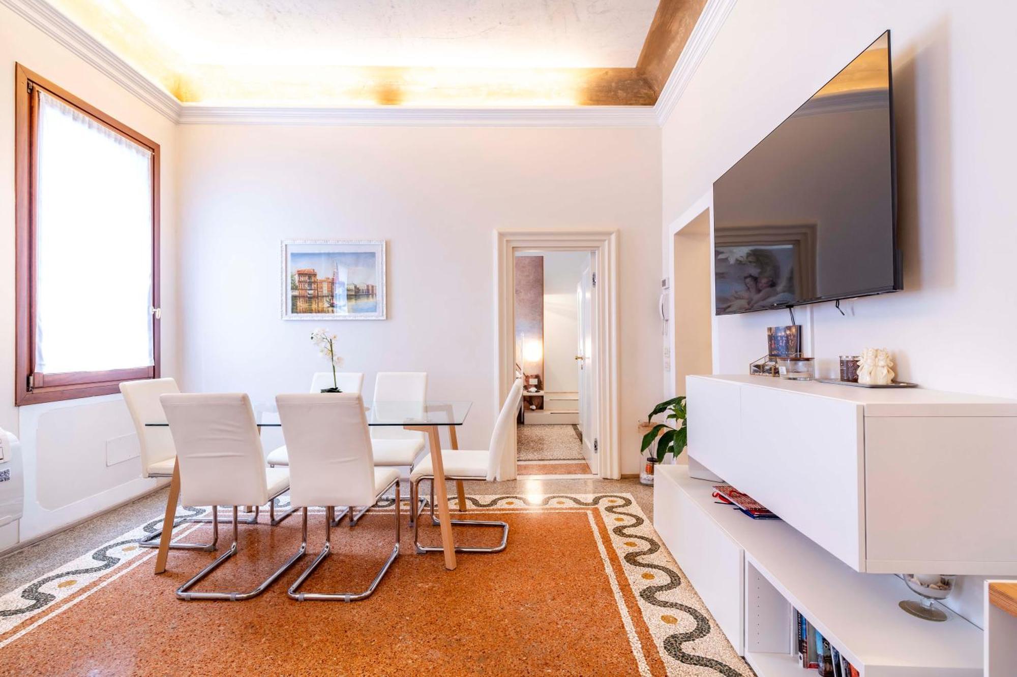 Ca' Pestrin Suite House - San Marco Square Venesia Bagian luar foto
