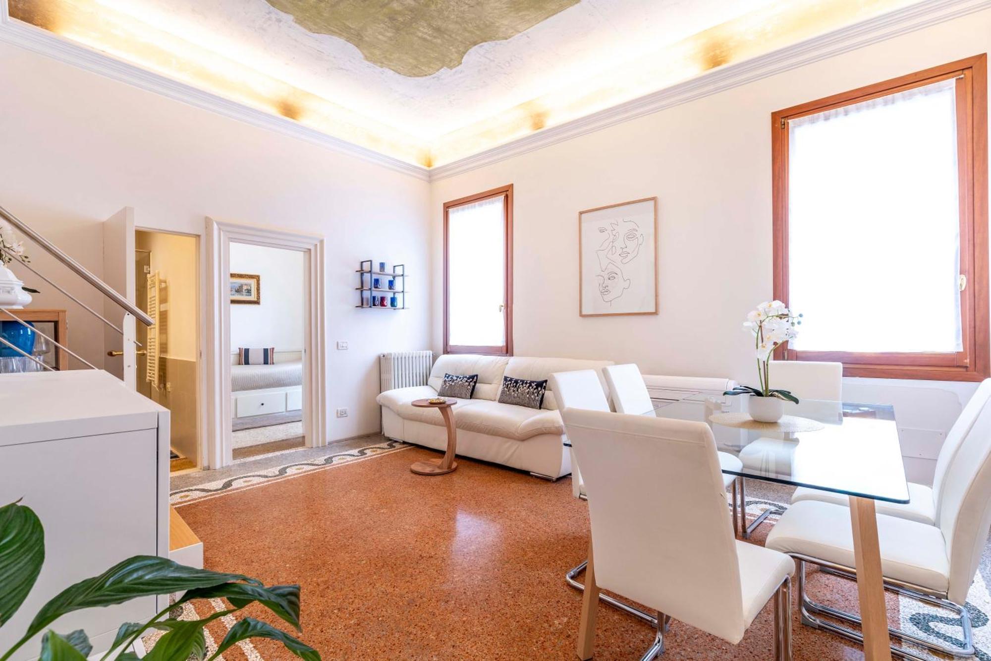 Ca' Pestrin Suite House - San Marco Square Venesia Bagian luar foto